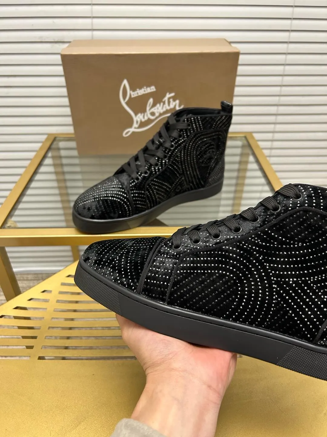 (Customized model) Ex-factory price is 560. christian louboutin (CL red sole shoes) counter series, casual sneakers for couples 📢 📢 📢 Exclusive hot style release 🎈🎈💪 Movable latex feet 👻 Finished outsole line [Proud] 😝Female 35-40# Male 38#-46, global supply😝 [Top version]: Original imported genuine leather upper, top original leather lining, original molded TPU outsole, original 1:1 detail processing, original shoe last,